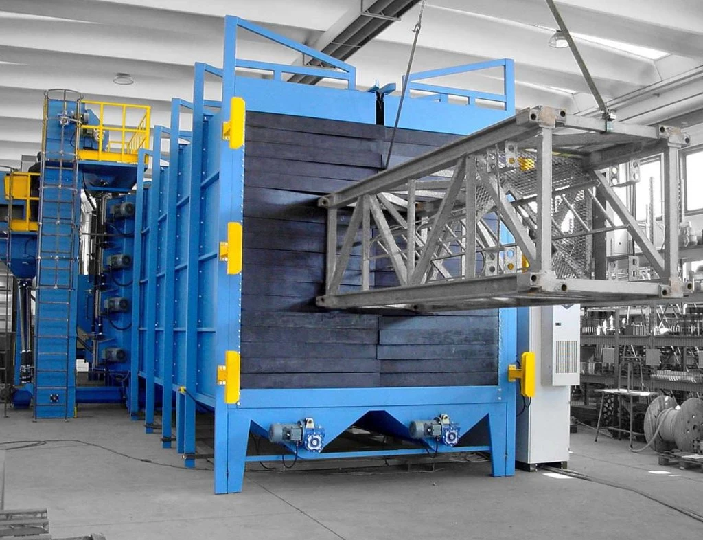 Metal Abrasive Rubber Crawler Belt Conveyor Shot Blasting Machine