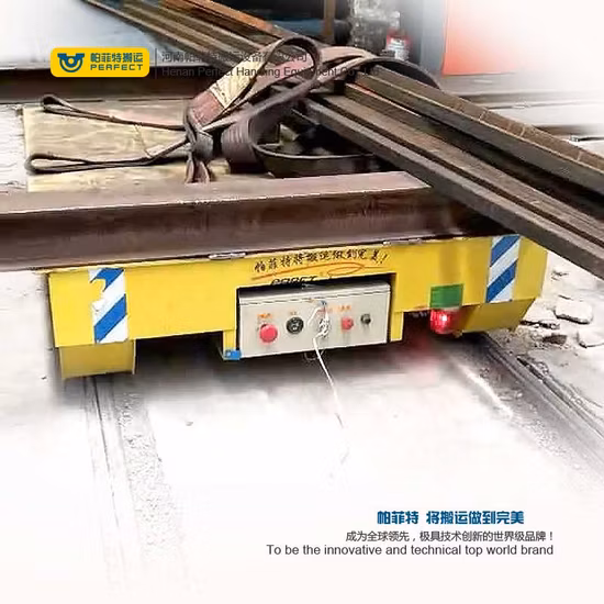 La linea di produzione dell'acciaio utilizza un carrello di trasporto elettrico a base piana